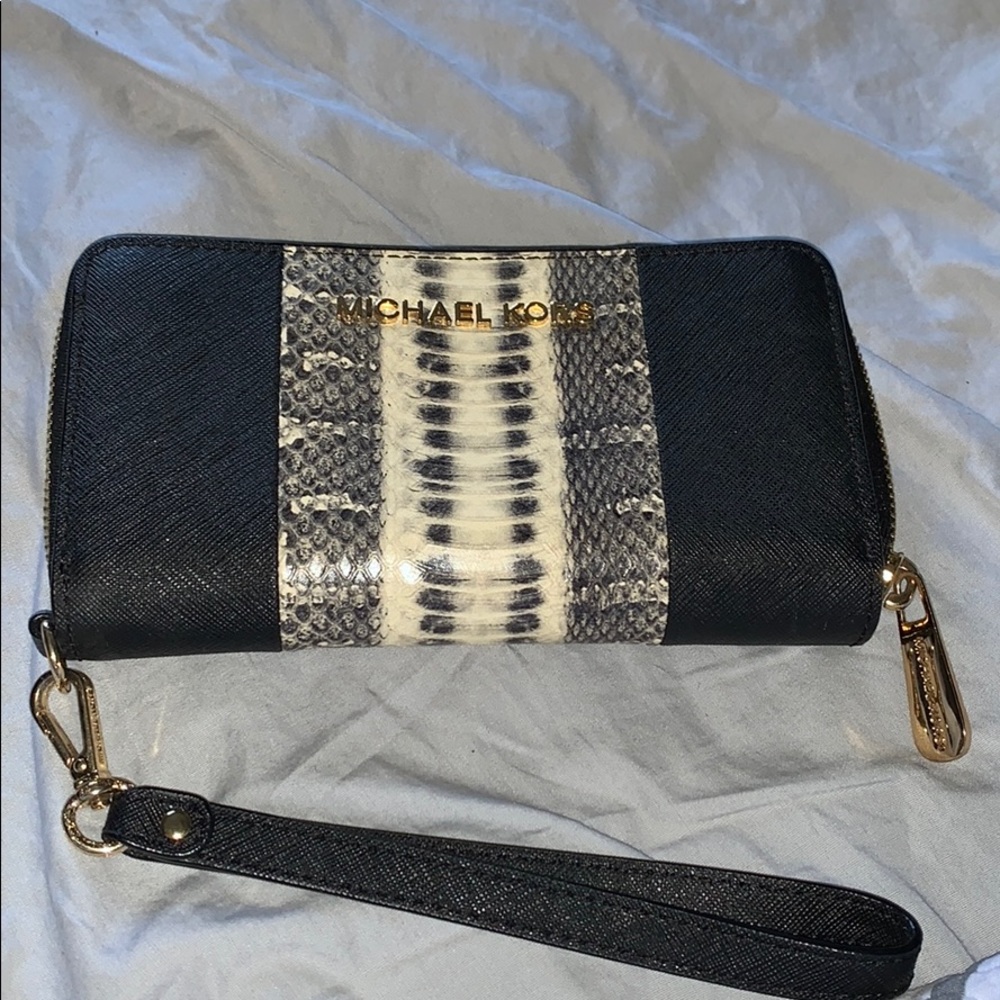 Michael Kors wristlet/Wallet
